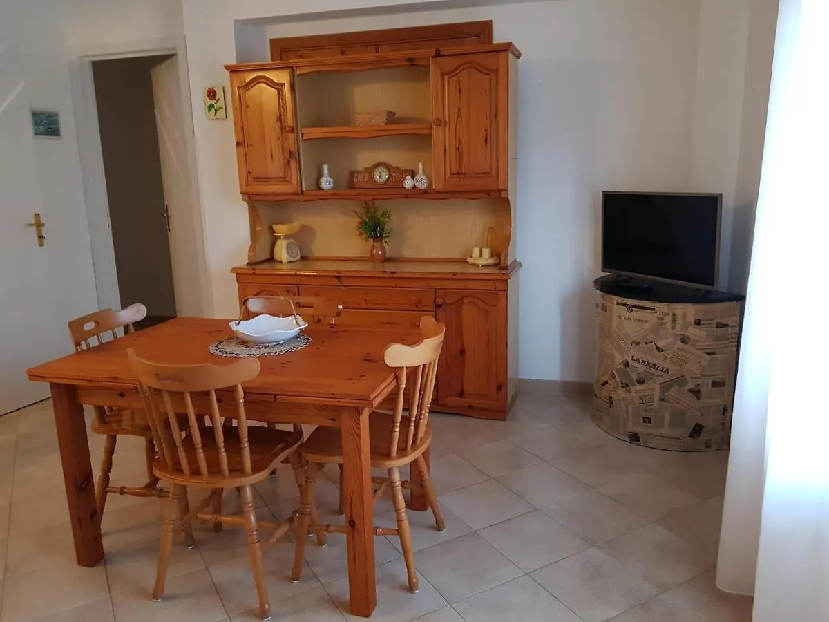Holiday home Confetti Di Mandorla Beach House Villa Avola Italy